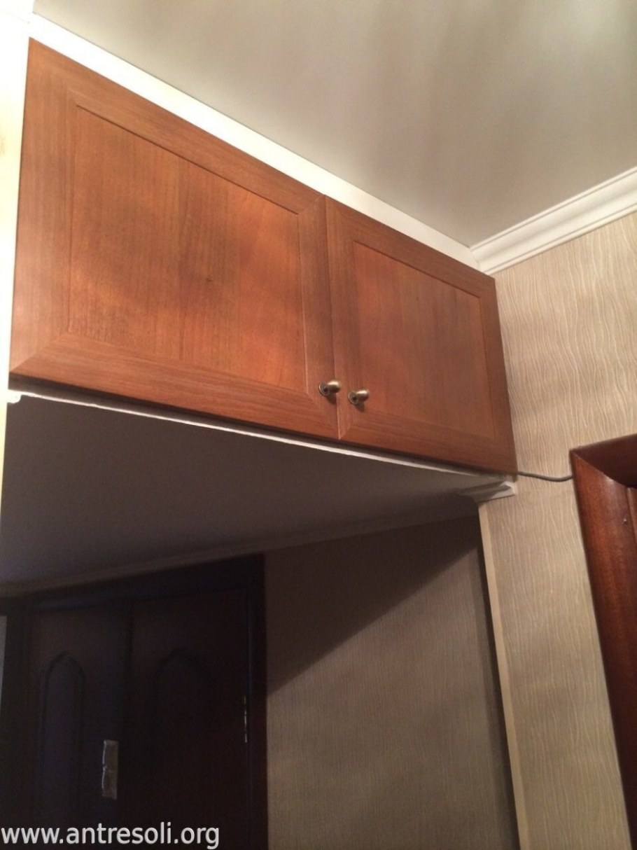 Антресоль в прихожей