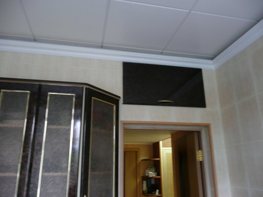 Потолочные антресоли в коридоре