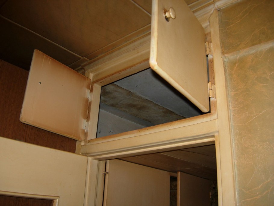 Кладовка в антресоли