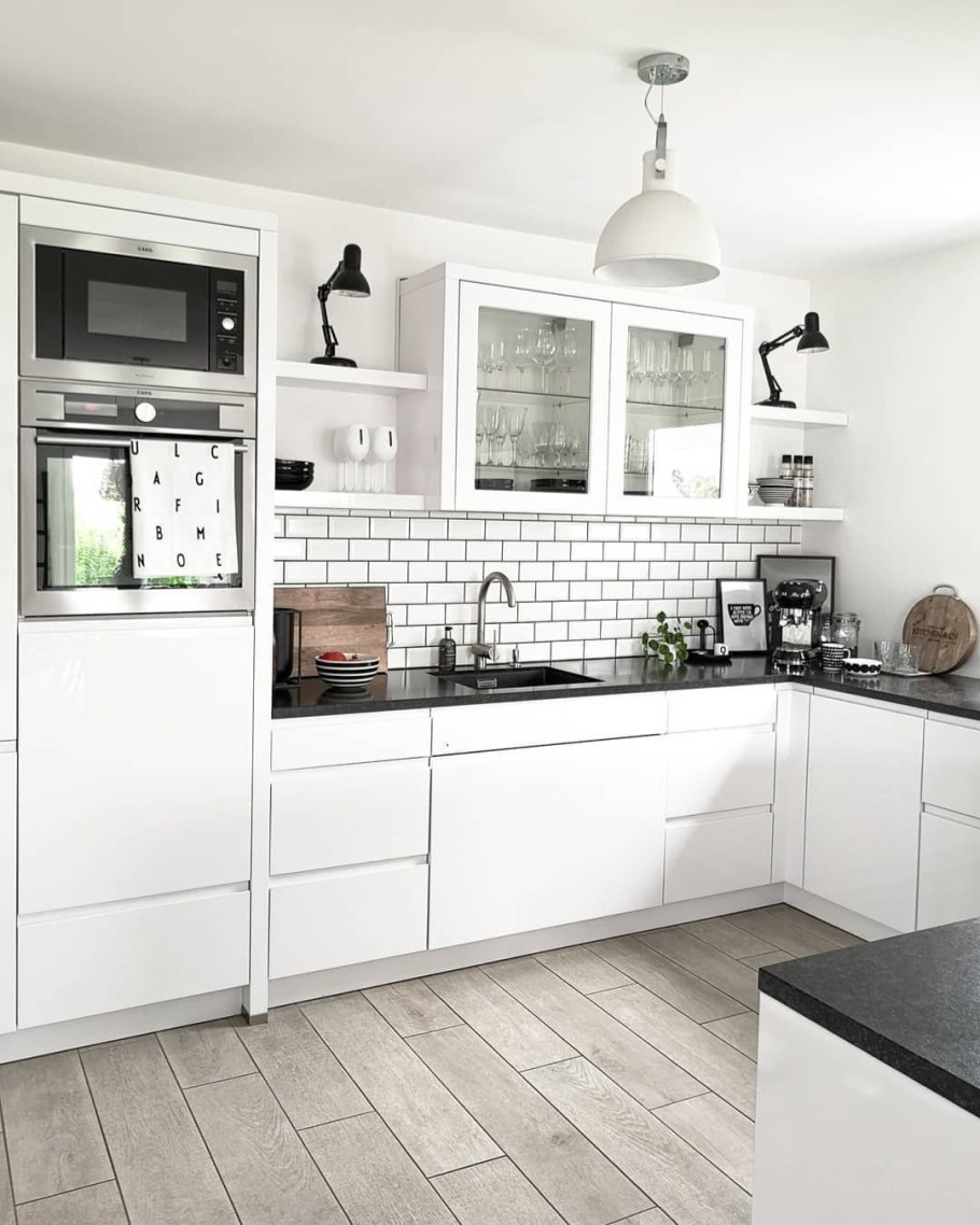 Кухня в стиле Сканди белая угловая