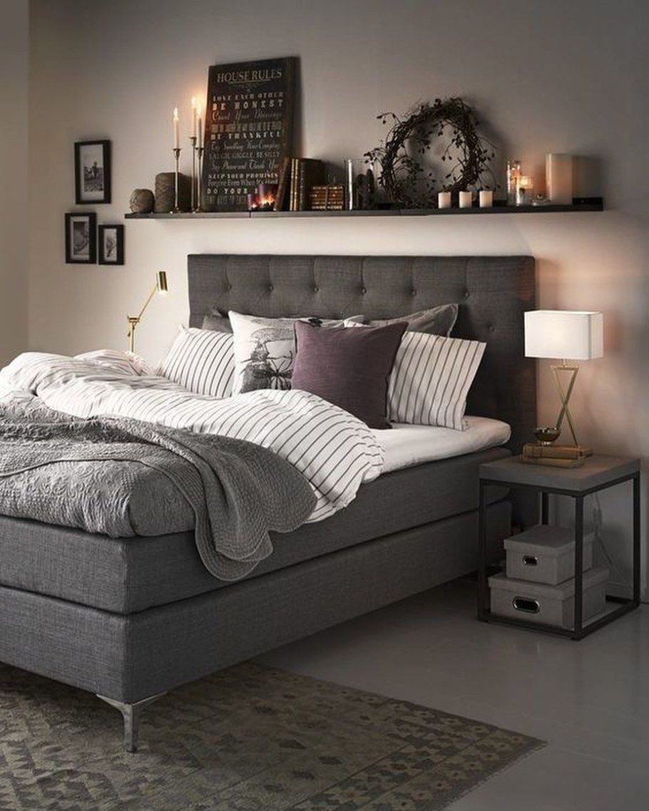 Серая кровать в интерьере
