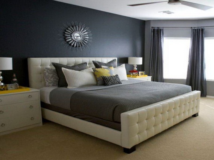 Кровать в серых тонах