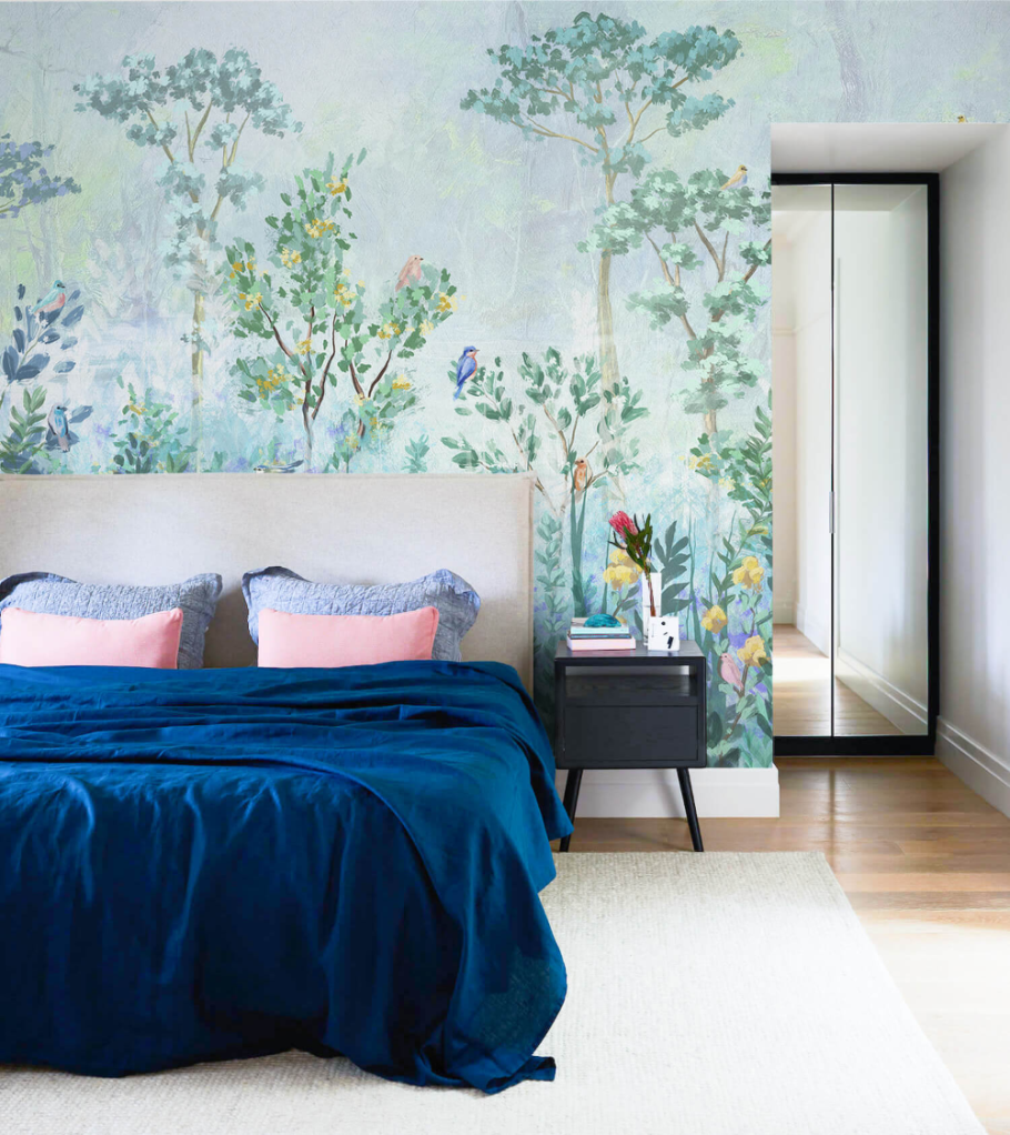 Обои с птицами в интерьере спальни