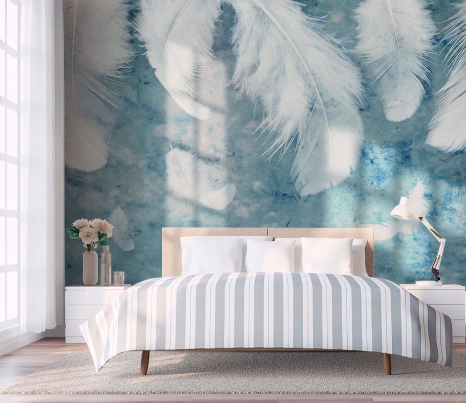 Спальня с перьями