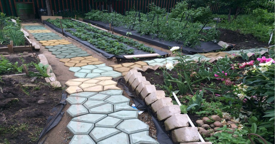 Форма для дорожки на даче