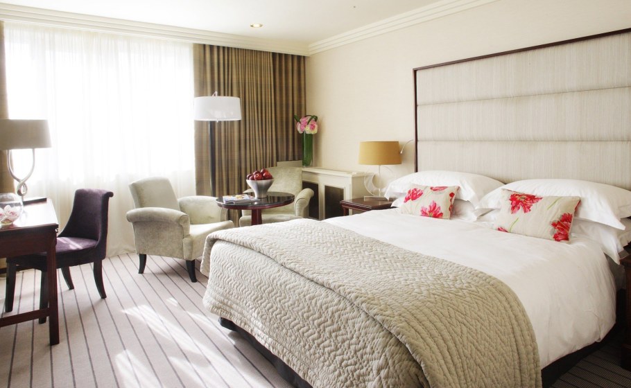 Обои для спальни