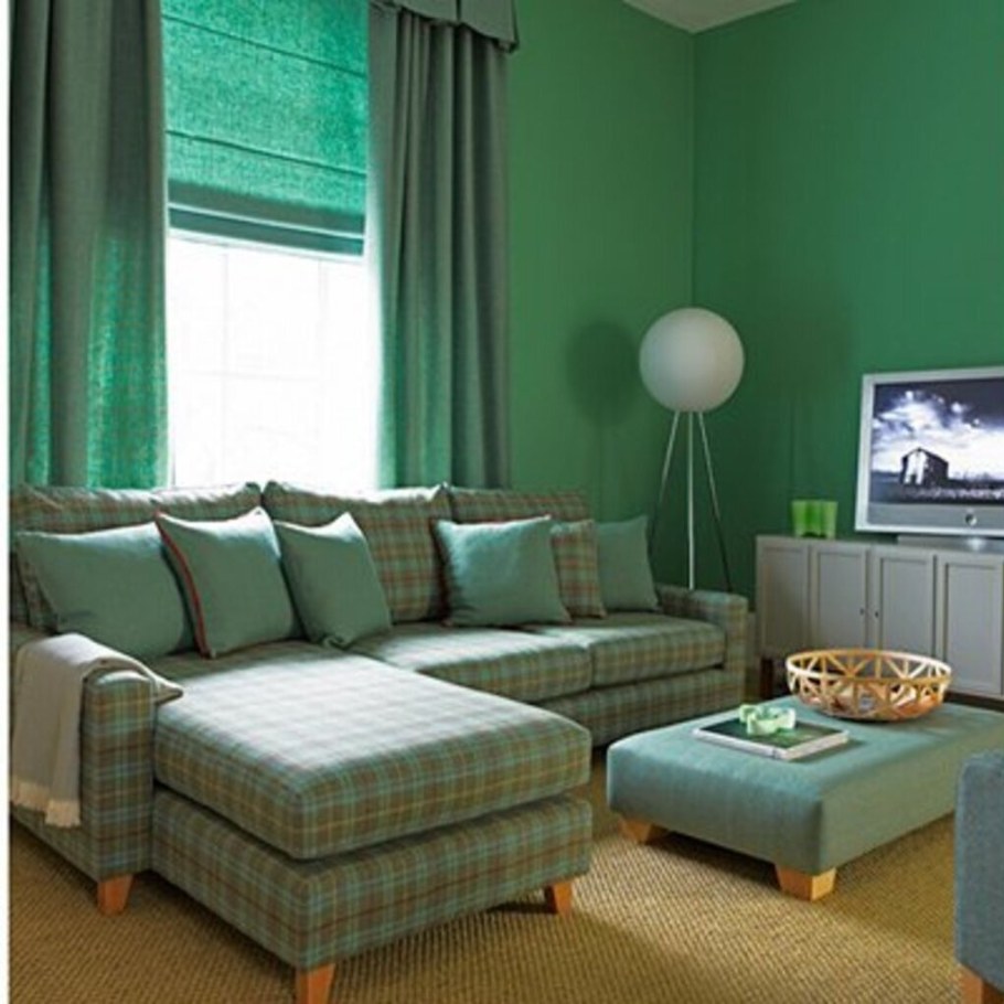 Зеленые шторы в гостиной