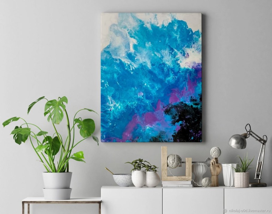 Жидкий акрил картины в интерьере