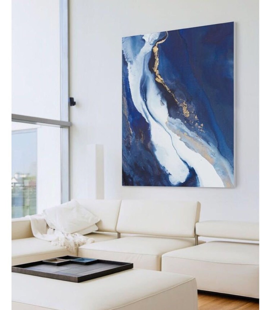 Картина в Светлом интерьере