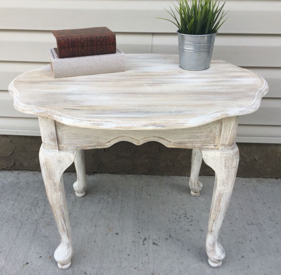 Состаренный стол