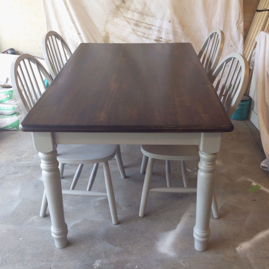 Красим кухонный стол