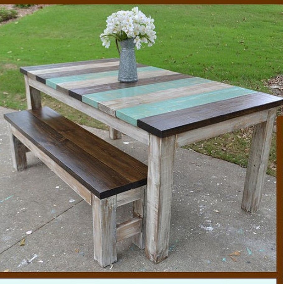 Стол окрашенный