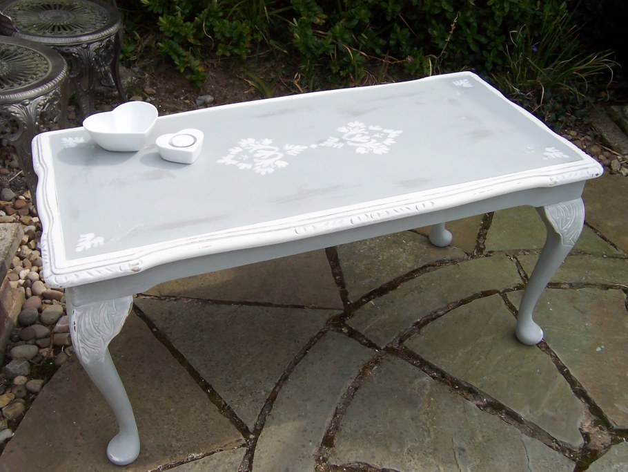 Перекраска журнального столика в белый цвет