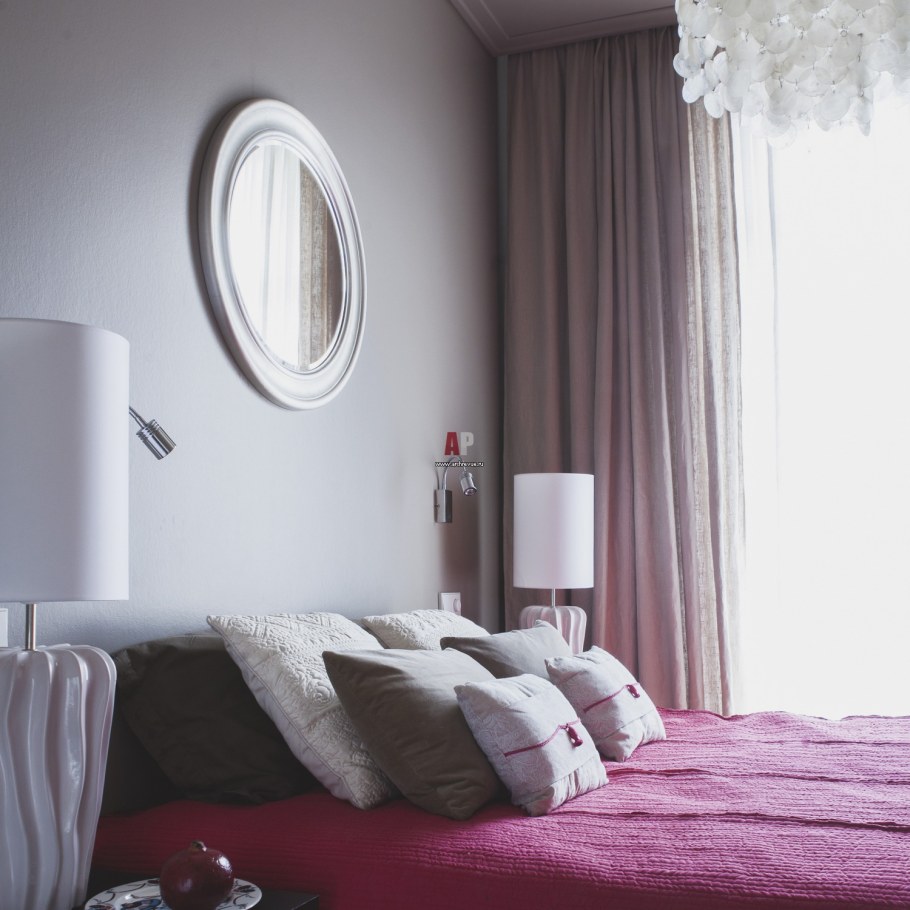 Современный карниз в интерьере спальни