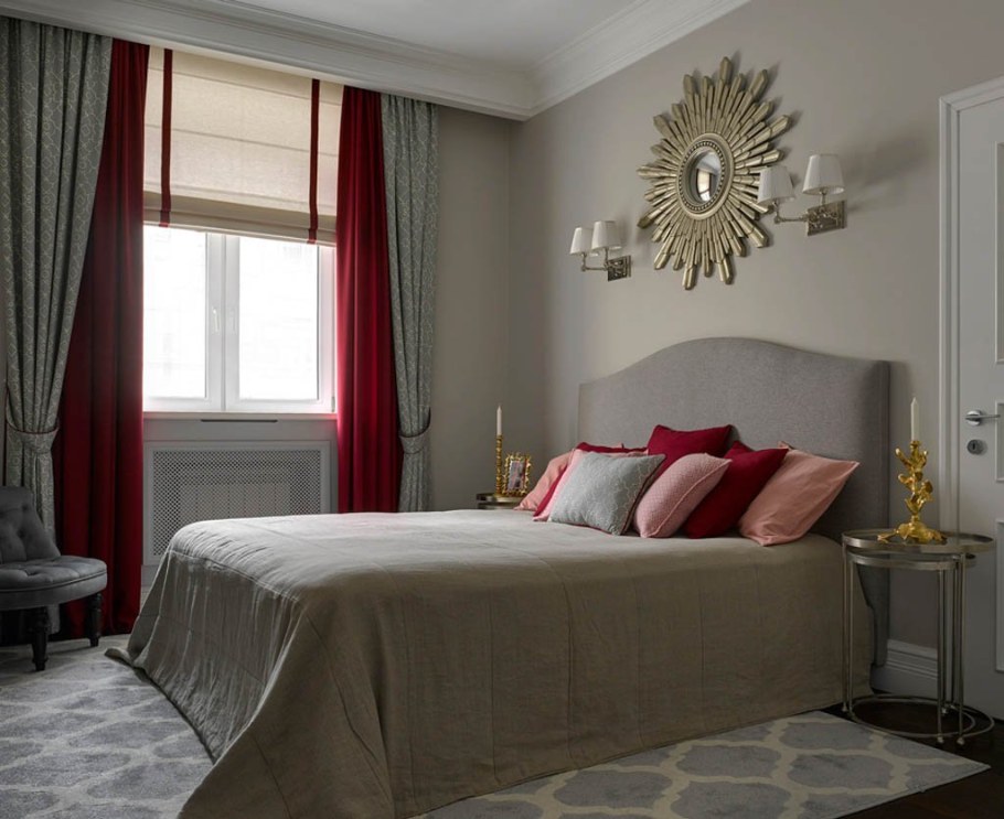 Бордовые шторы в спальне