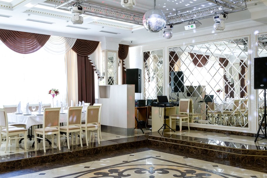 Кафе Заря на Лескова