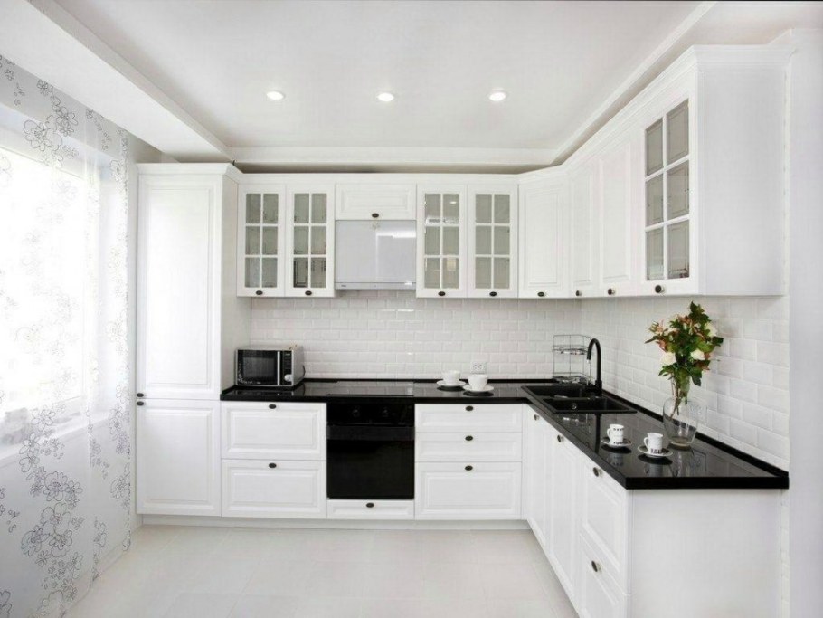 Белая кухня Неоклассика икеа