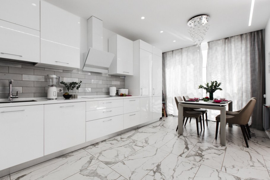 Стильная белая кухня