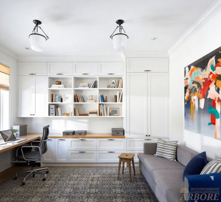 Интерьер гостиной с рабочим местом