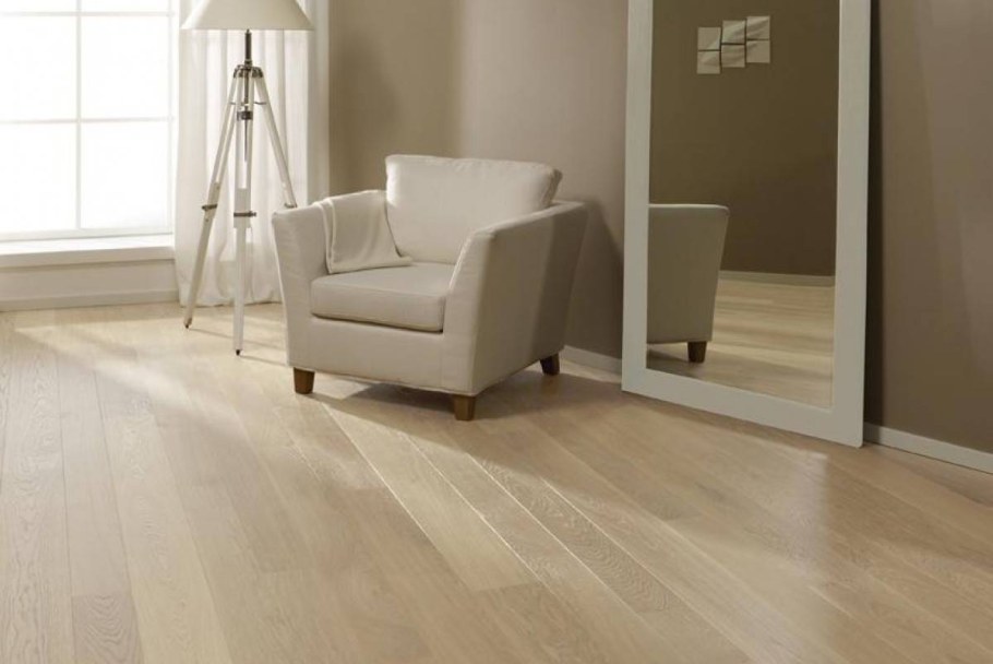 Ламинат бежевого цвета