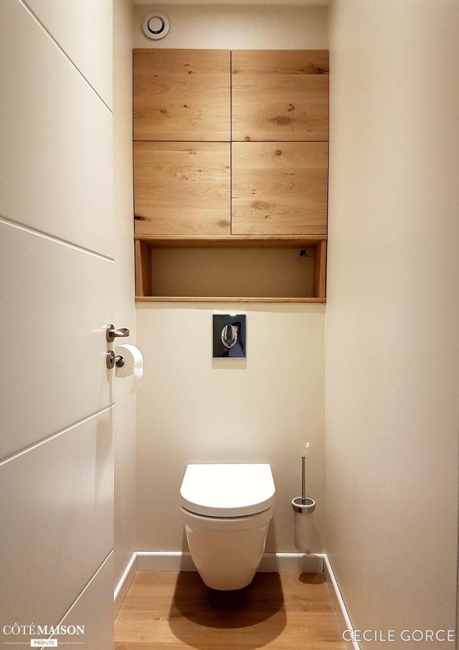 Шкафчик в туалет