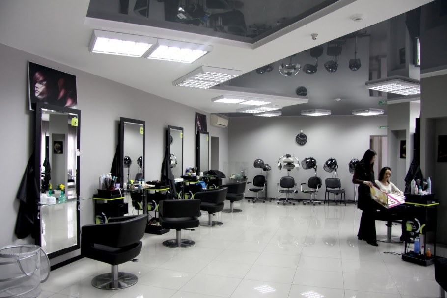 Парикмахерская в черно белом стиле