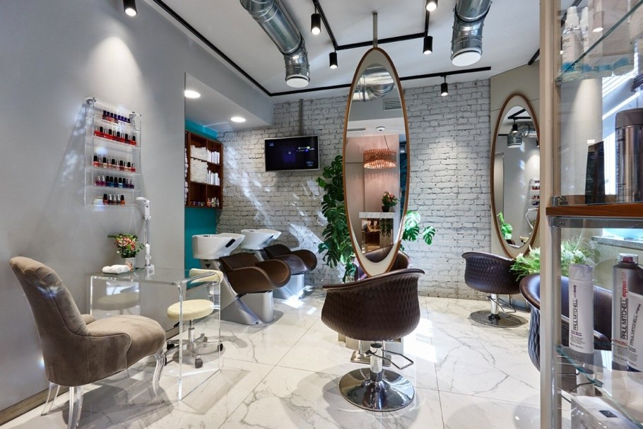 Интерьер парикмахерской маленькой