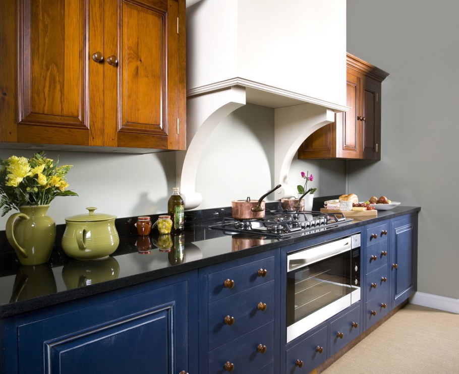 Синие кухни