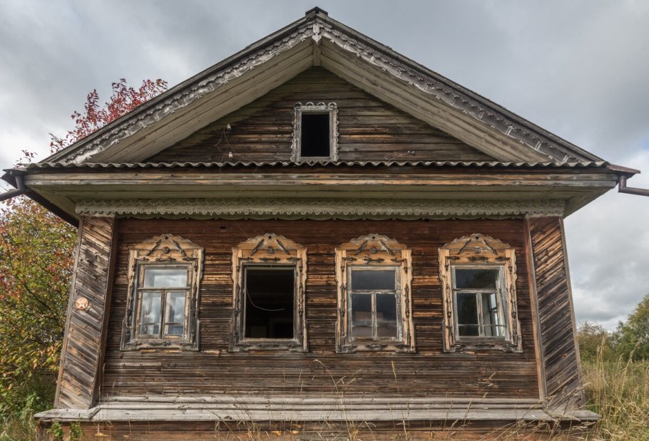 Русская изба пятистенок