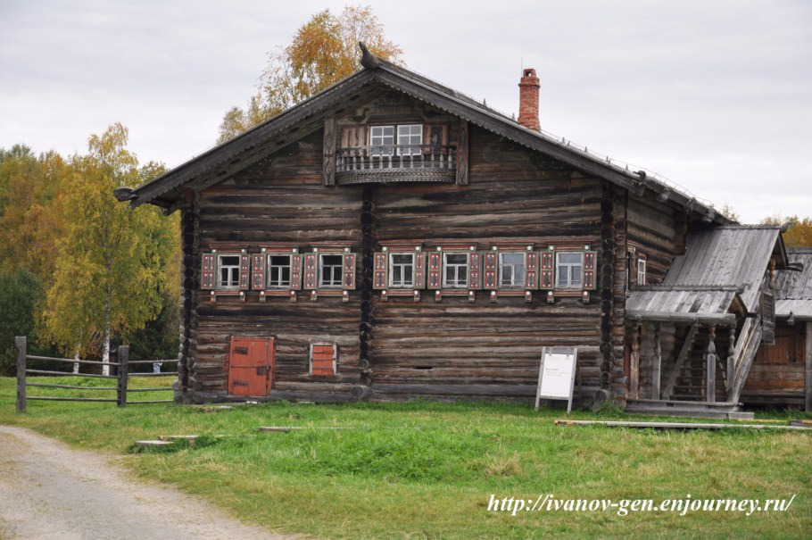 Уральская изба пятистенок