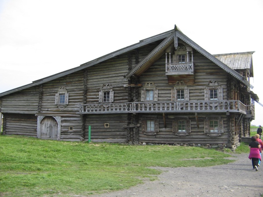 Изба пятистенка