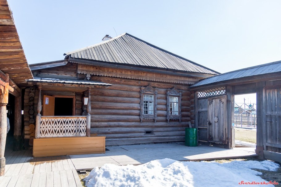 Сибирский дом пятистенок