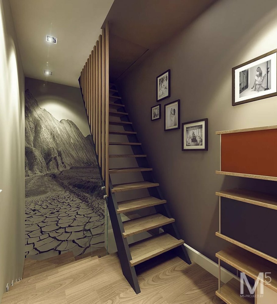 Прихожая с лестницей