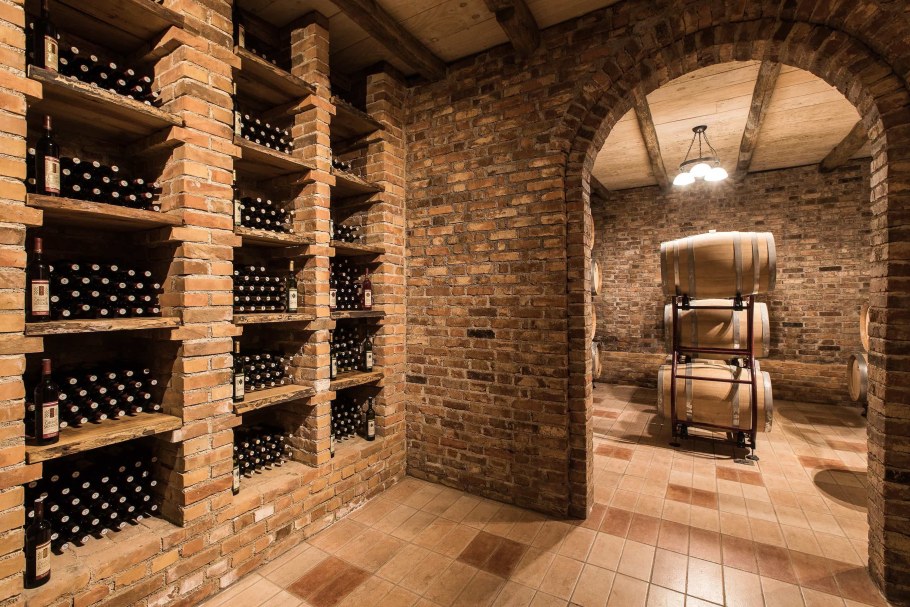 Замок Карлштейн винный погреб