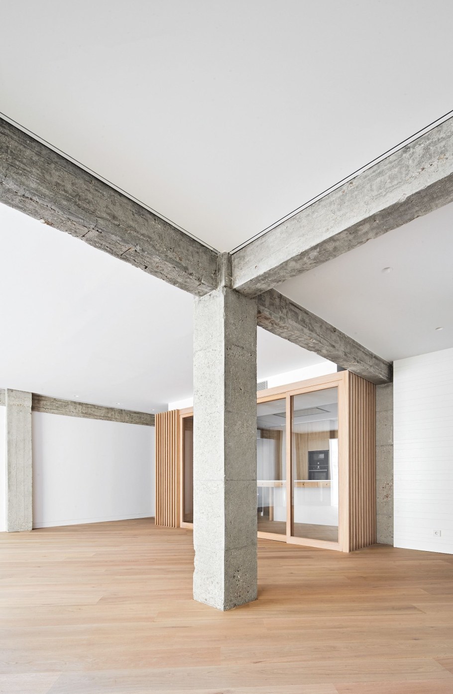 Монолитные балки в интерьере