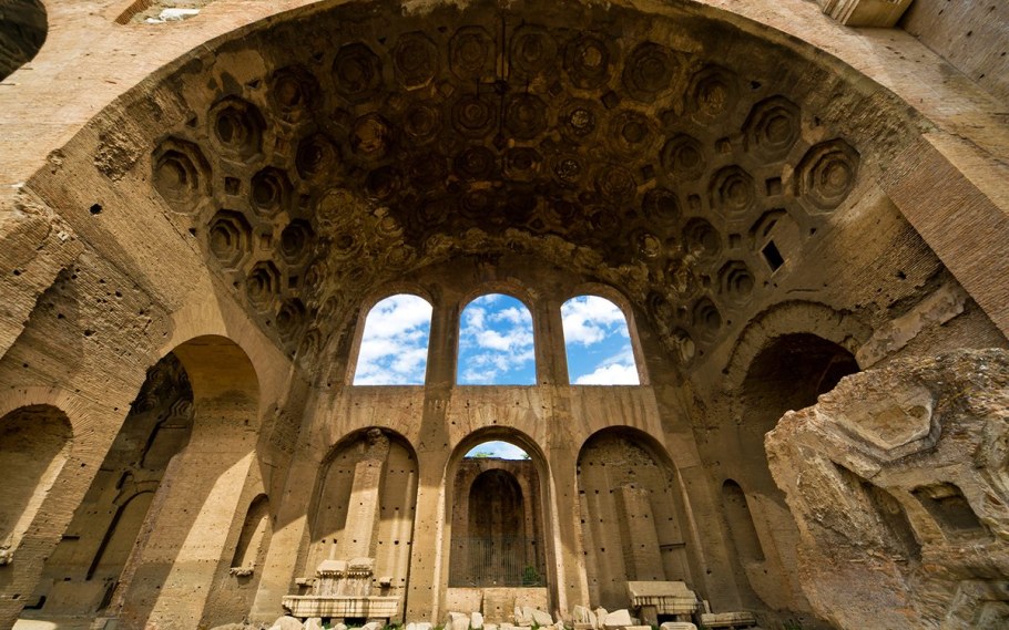 Храм императора Максенция