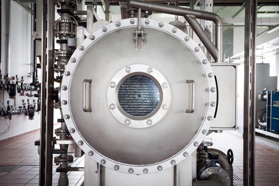 Вакуумная плавильная печь