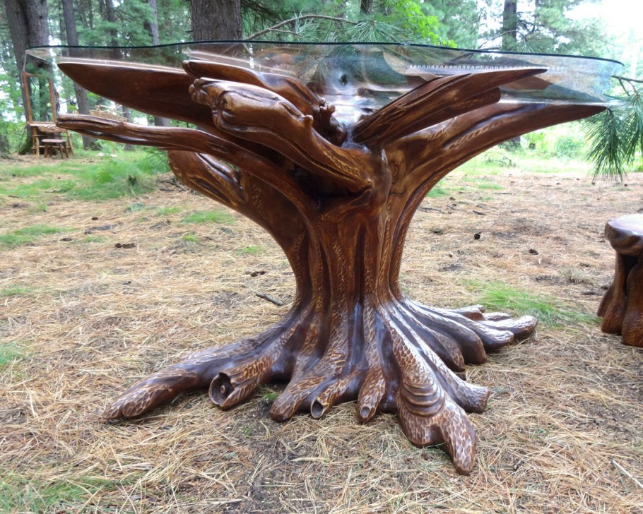 Необычные столы из дерева