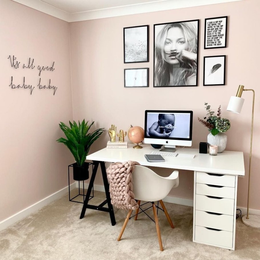 Декор письменного стола