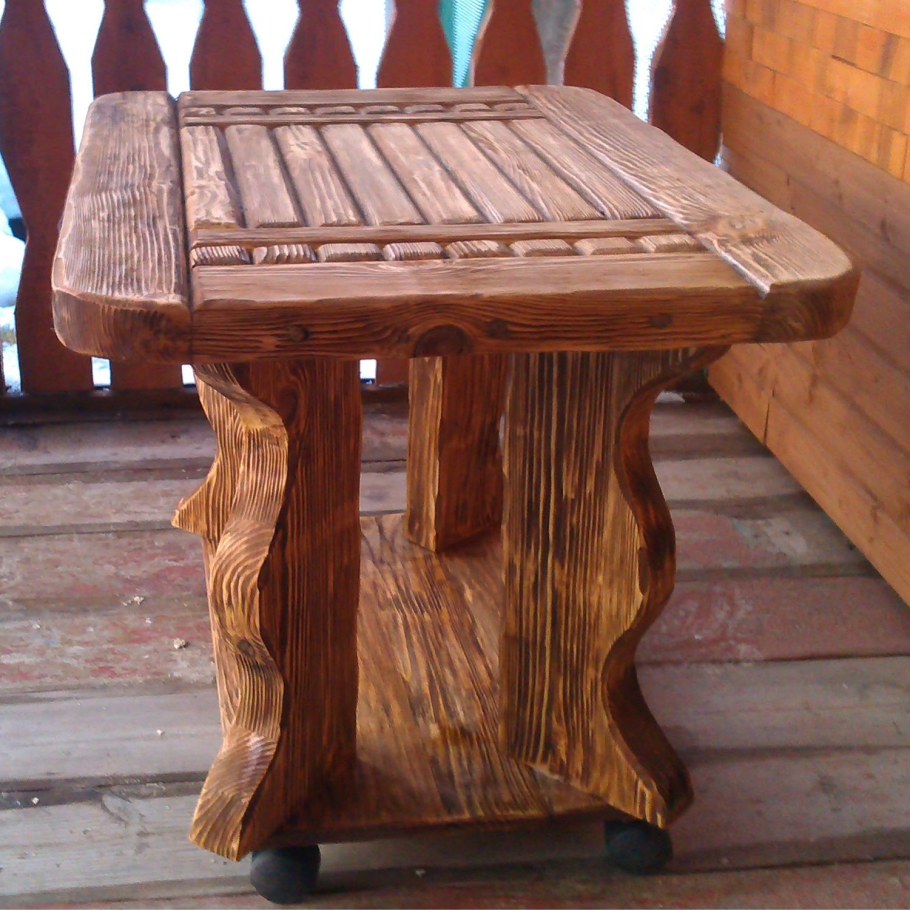 Стол из дерева