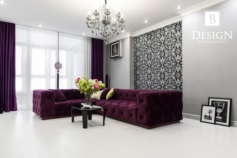 Фиолетовый в интерьере гостиной