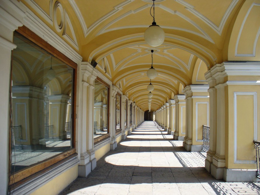 Зеокальгая амфилада