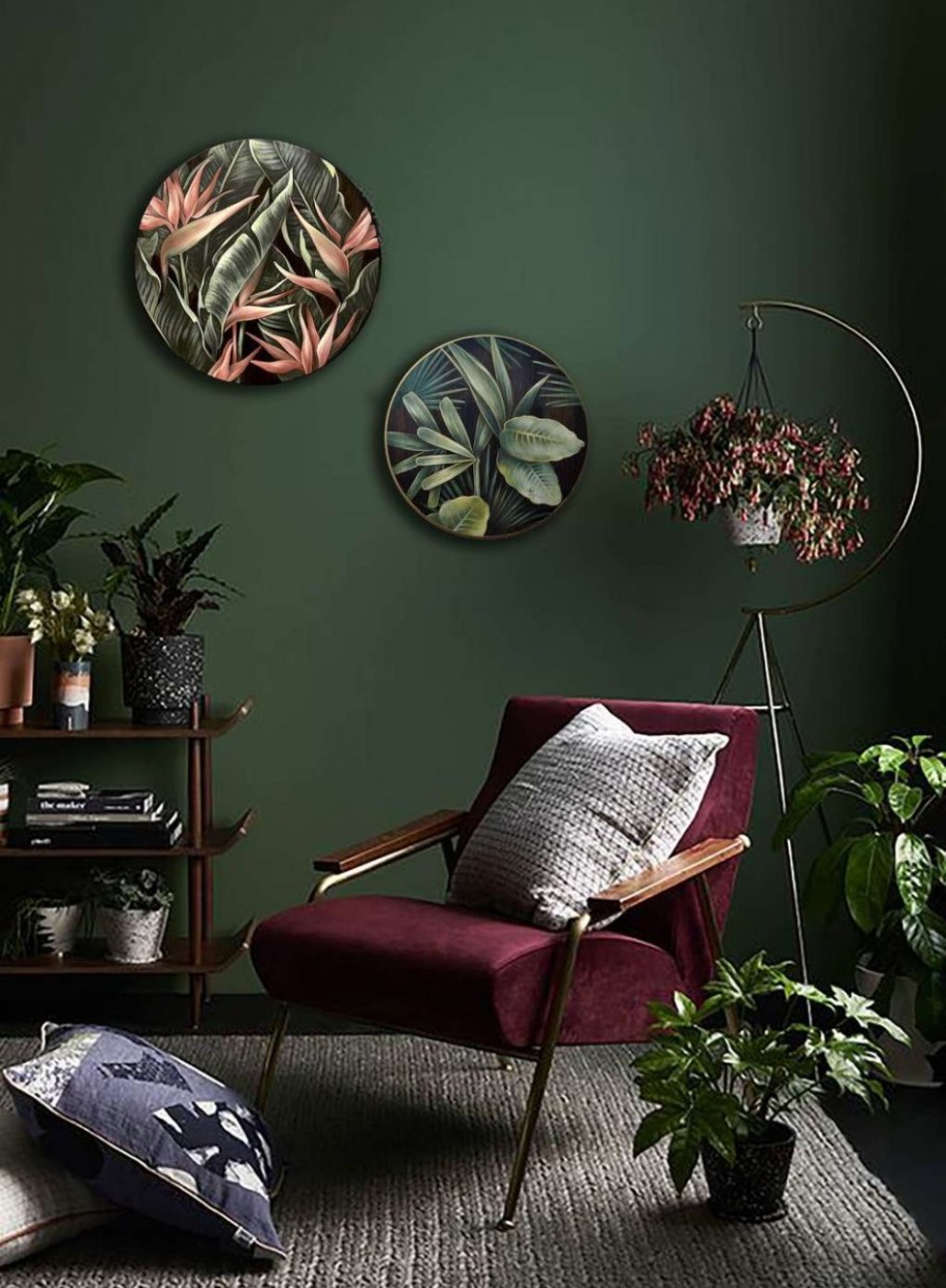 Темно зеленые стены