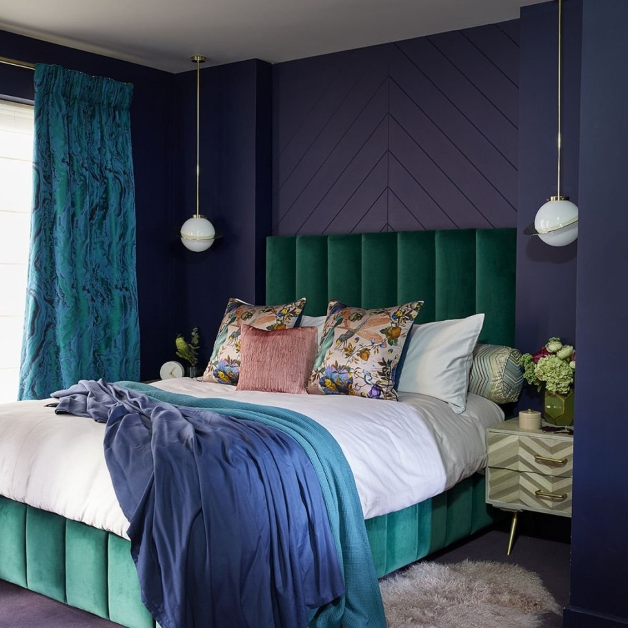 Сине зеленая спальня
