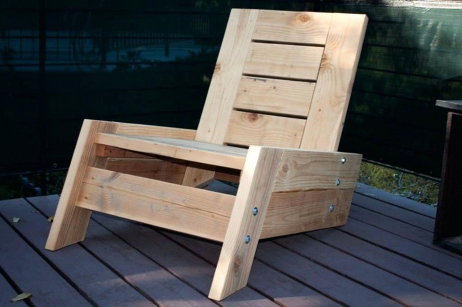 Кресло из досок