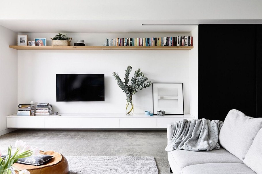 Полочки над телевизором