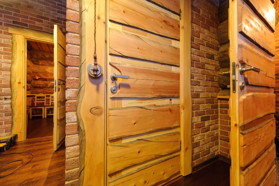 Дверь из досок