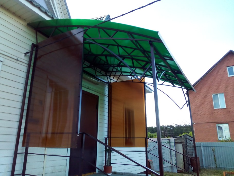 Крыльцо с навесом