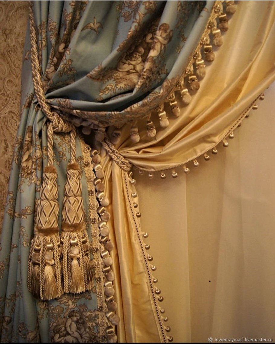 Бархатные шторы с бахромой