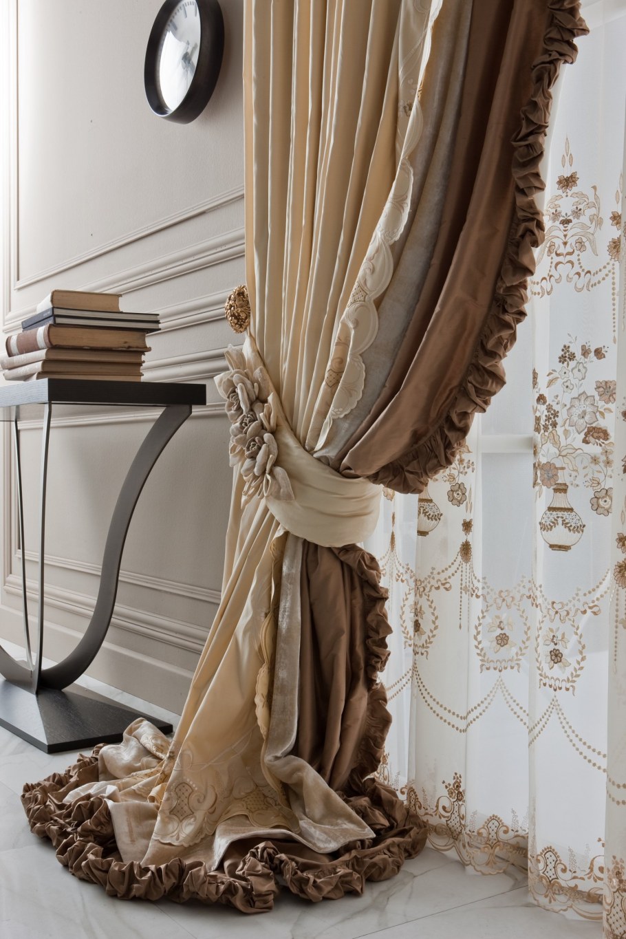 Портьера с подхватом